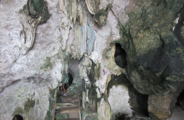 Park National Los Haitises cave